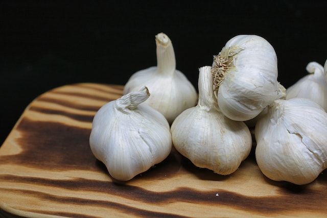 Foods that boost the metabolism: Garlic display